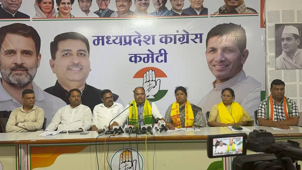 मप्र&nbsp;कांग्रेस&nbsp;ने&nbsp;आदिवासी अधिकारों और सरकार की नीतियों पर साधा निशाना,&nbsp;सरकार से पूछे&nbsp;सवाल