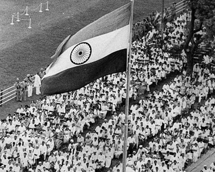 इतिहास के पन्नों में 15 अगस्त : भारत की आजादी, संघर्ष और बलिदान की गौरवगाथा