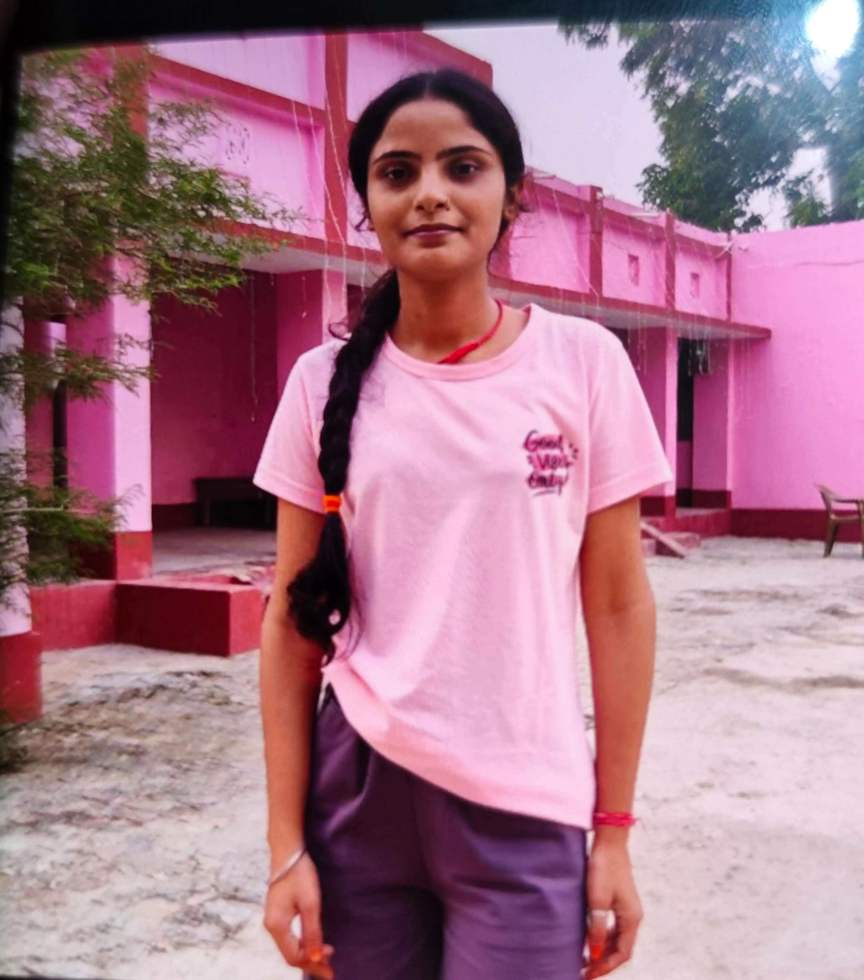 मुजफ्फरपुर: निजी मॉल में काम करने वाली युवती ने फंदे से लटककर दी जान,