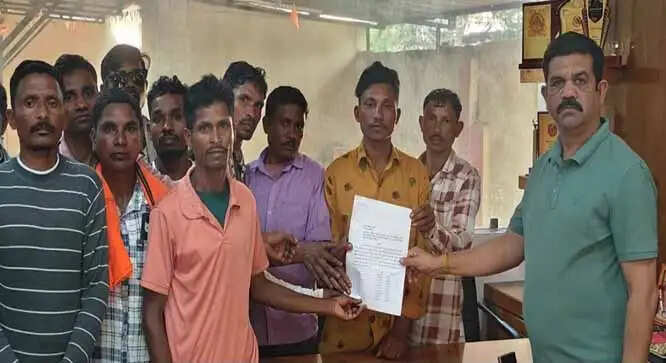 बीजापुर में ट्रैक्टर फाइनेंस के नाम पर लाखों की ठगी, ग्रामीणों ने विधायक से की शिकायत