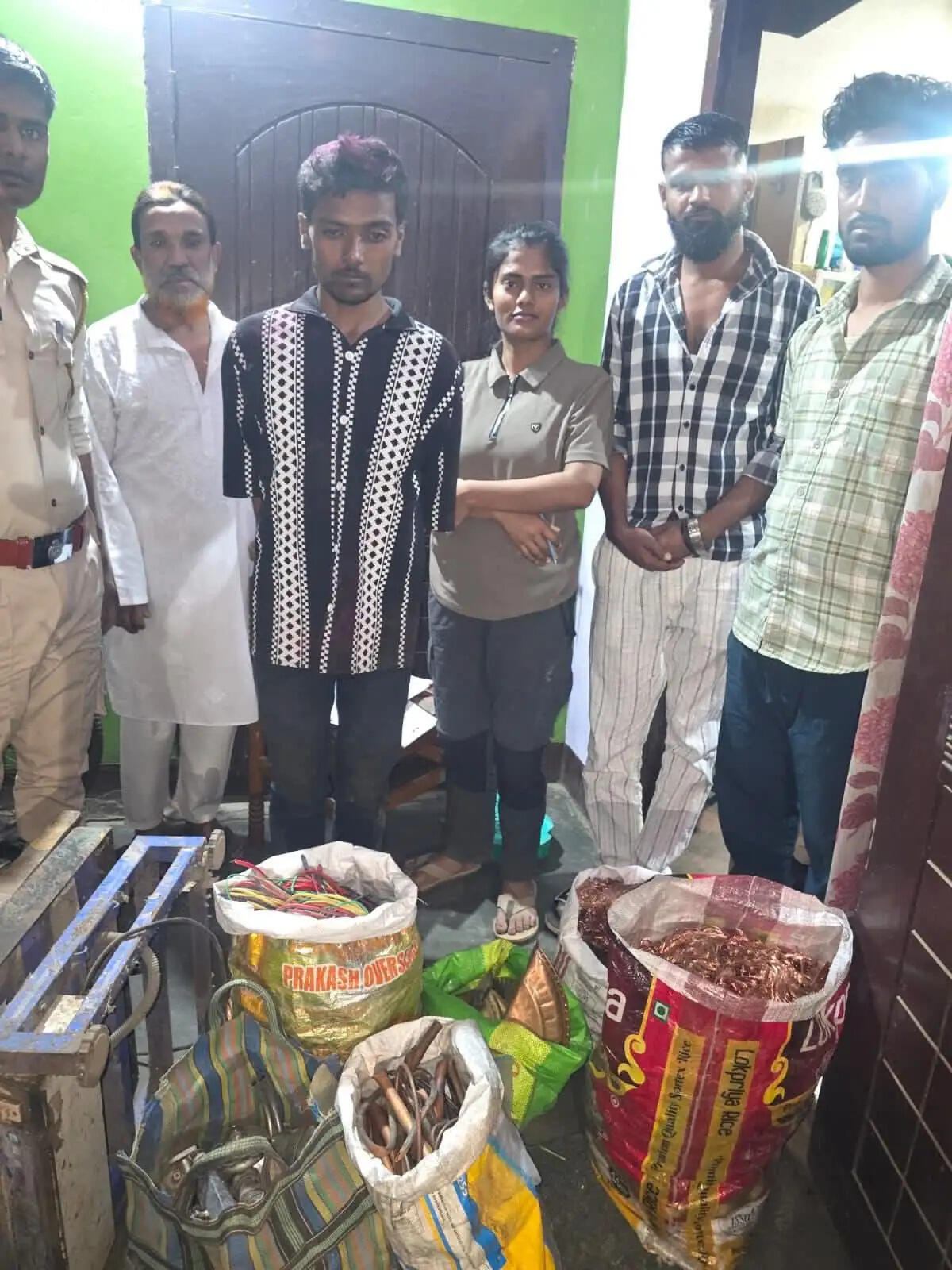 तीन चोर गिरफ्तार