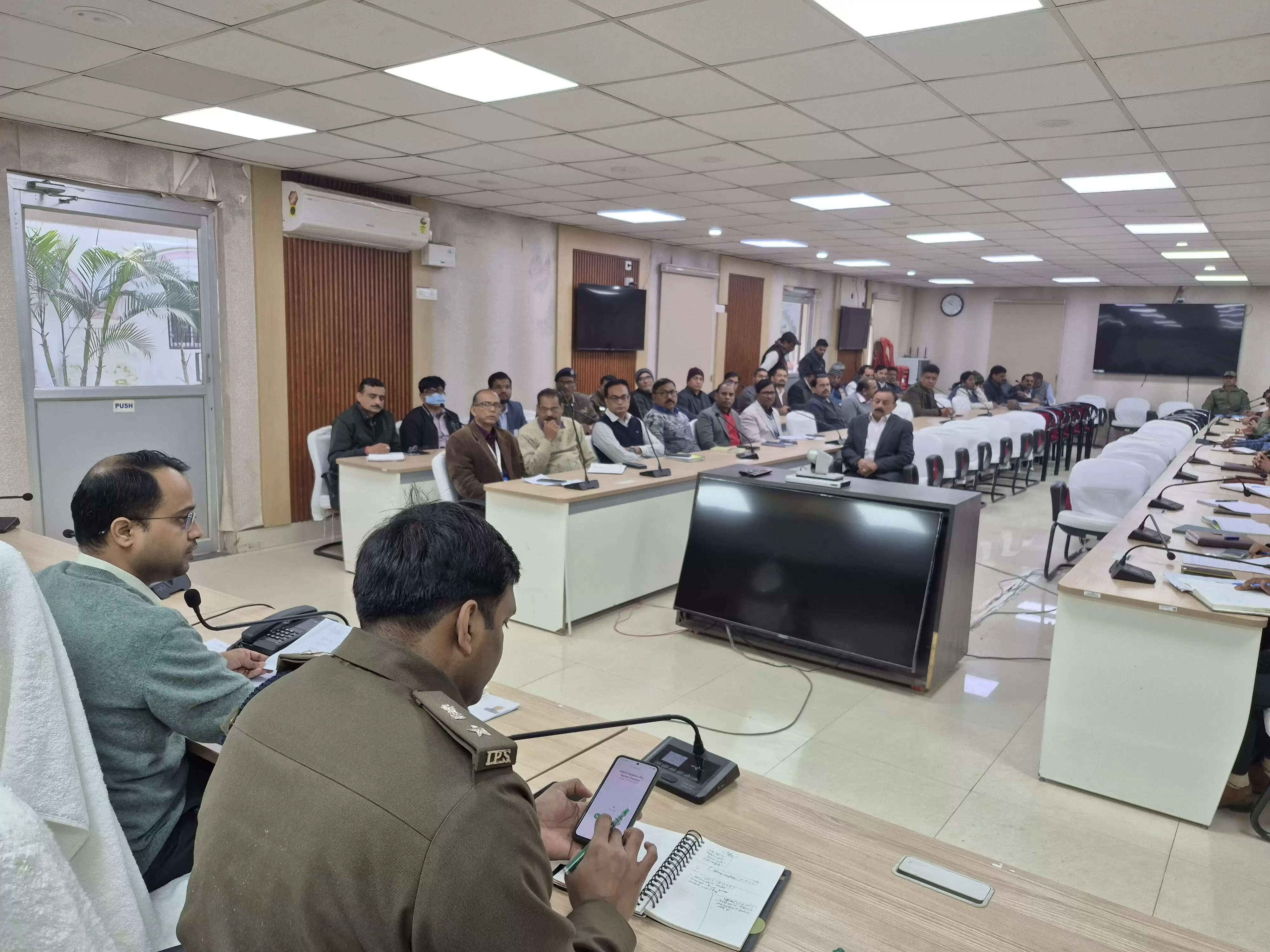 गणतंत्र दिवस की तैयारियों को लेकर डीएम व एसएसपी ने की समीक्षा बैठक