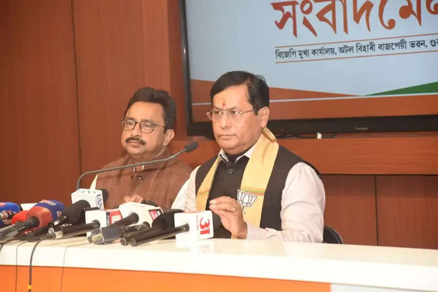 कांग्रेस की ‘मीडिया आधारित लामबंदी’ पर सोनोवाल का हमला, मोदी के नेतृत्व में असम में शांति व विकास का दावा