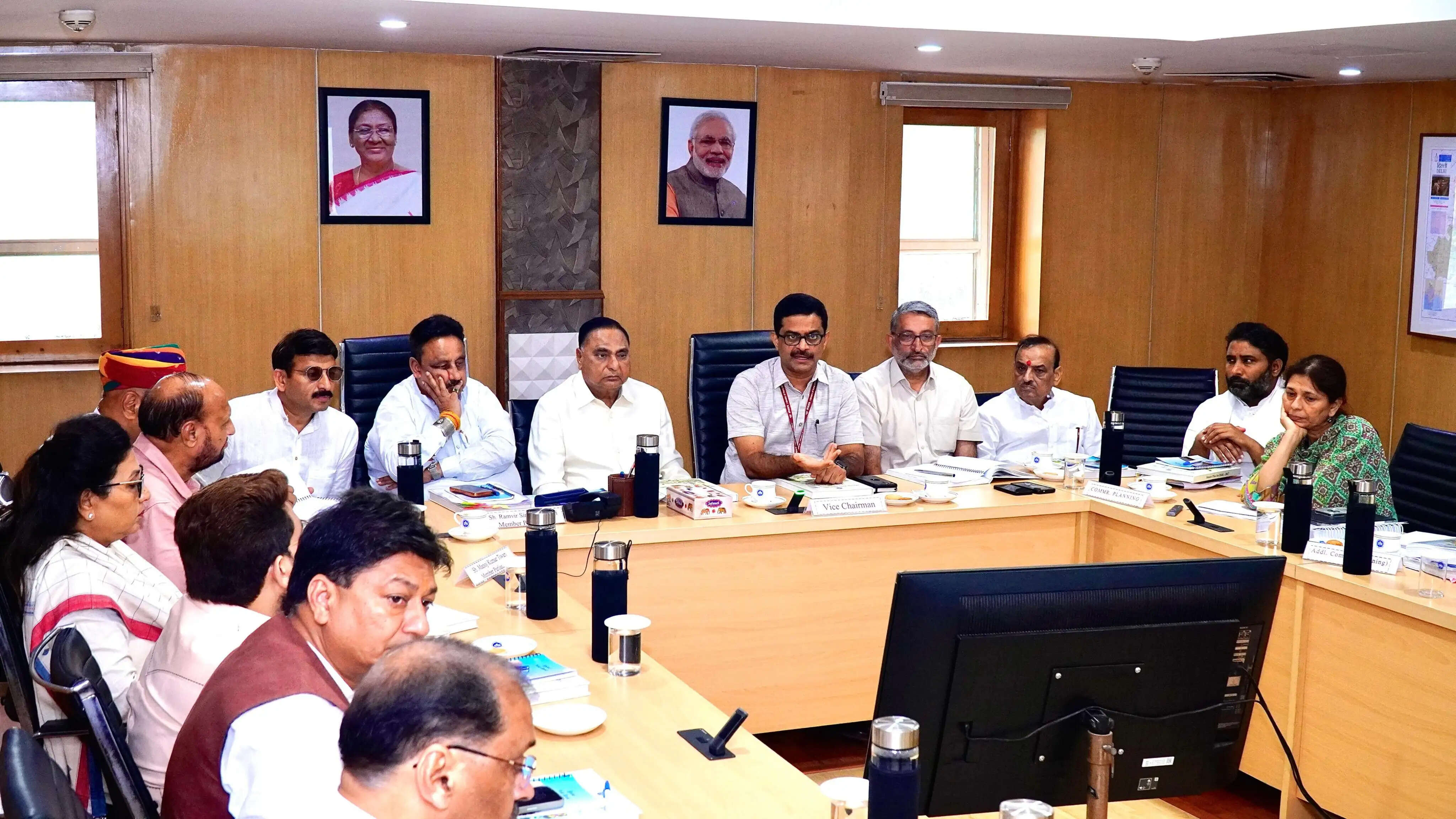 दिल्ली मास्टर प्लान 2047 के क्रियान्वयन को लेकर हितधारकों के साथ हुई पहली चर्चा