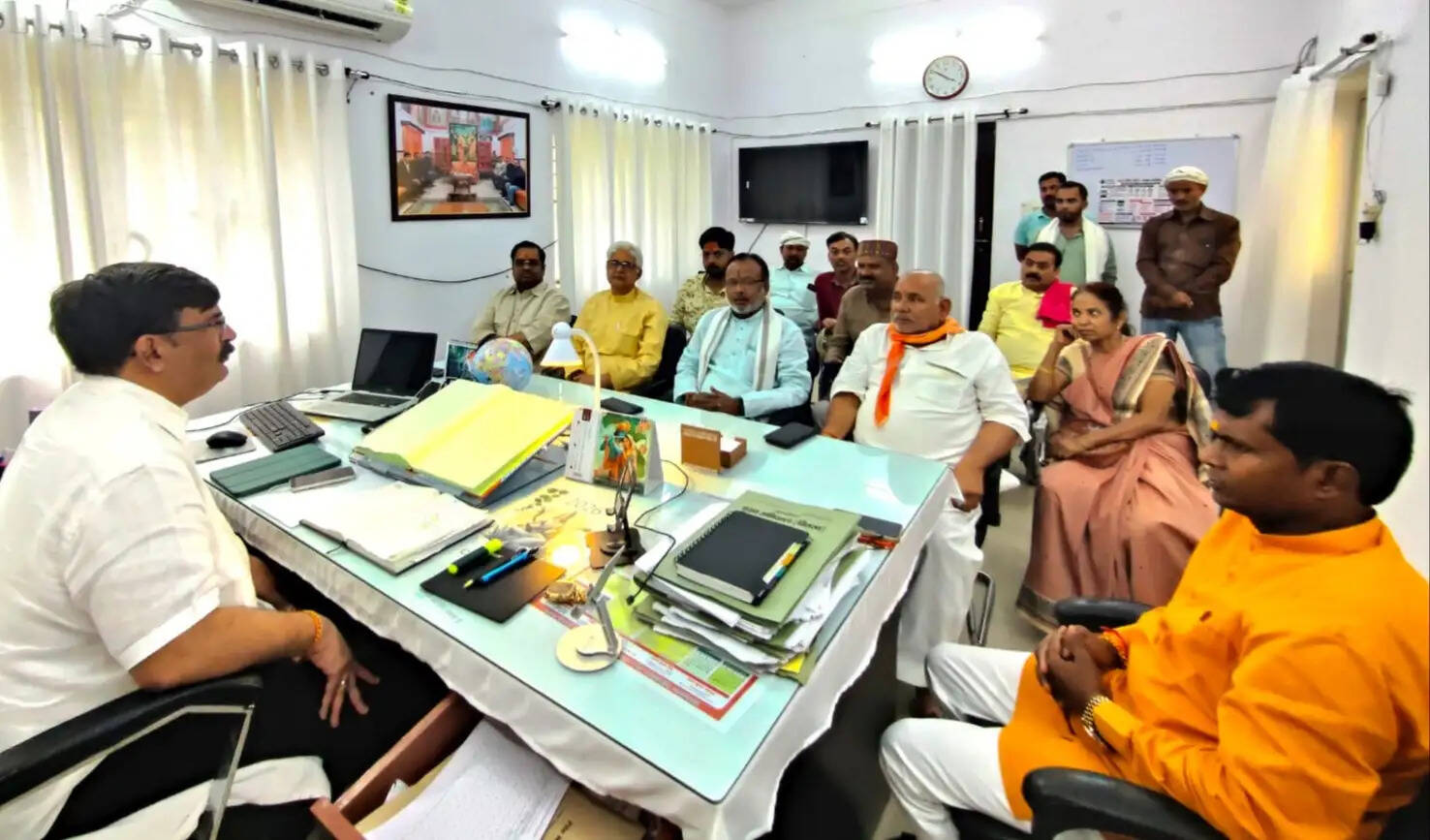 विद्युत समस्या को लेकर मुख्य अभियंता से मिले भाजपा जिलाध्यक्ष, दोषी अधिकारियों पर कार्रवाई की मांग