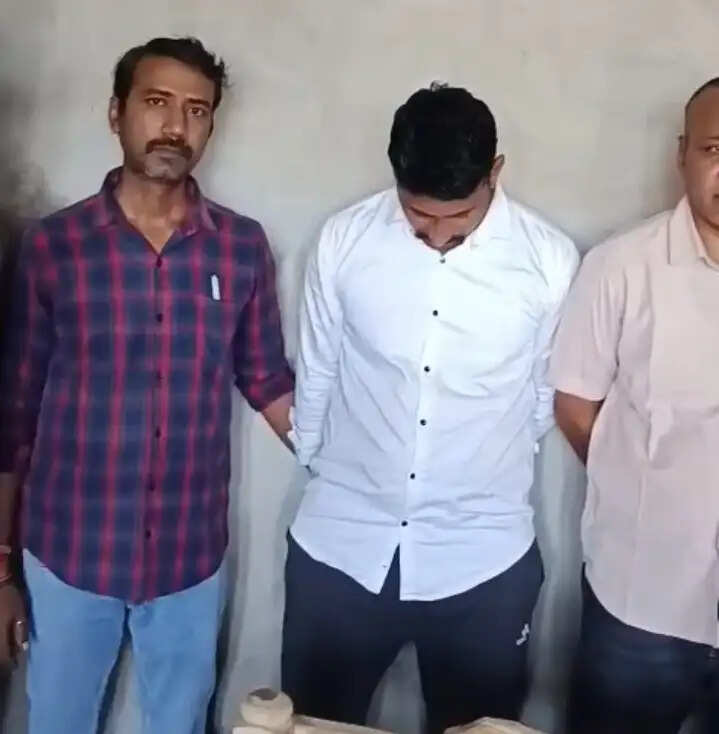 बांसवाड़ा में पांच हजार रुपये की रिश्वत लेते वनरक्षक गिरफ्तार