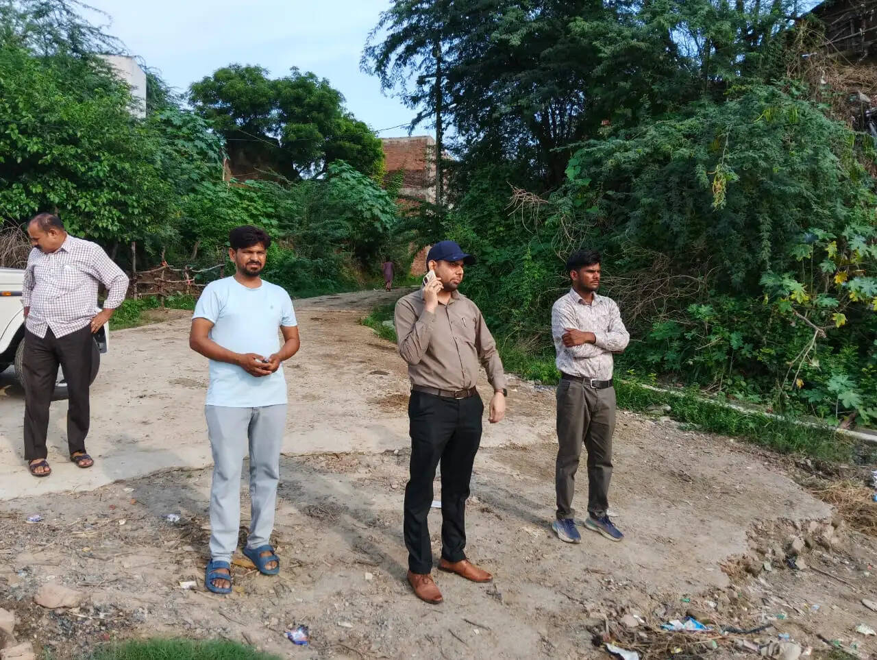 औरैया : यमुना का बढ़ता जलस्तर देख तटवर्ती गांवों के ग्रामीणों की बढ़ी चिंता,एसडीएम ने सिकरोड़ी पुल पहुंचकर लिया जायजा