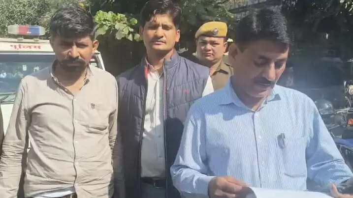 अखबारों में पेपर लीक की खबरें पढ़कर आया करोड़पति बनने का आइडिया