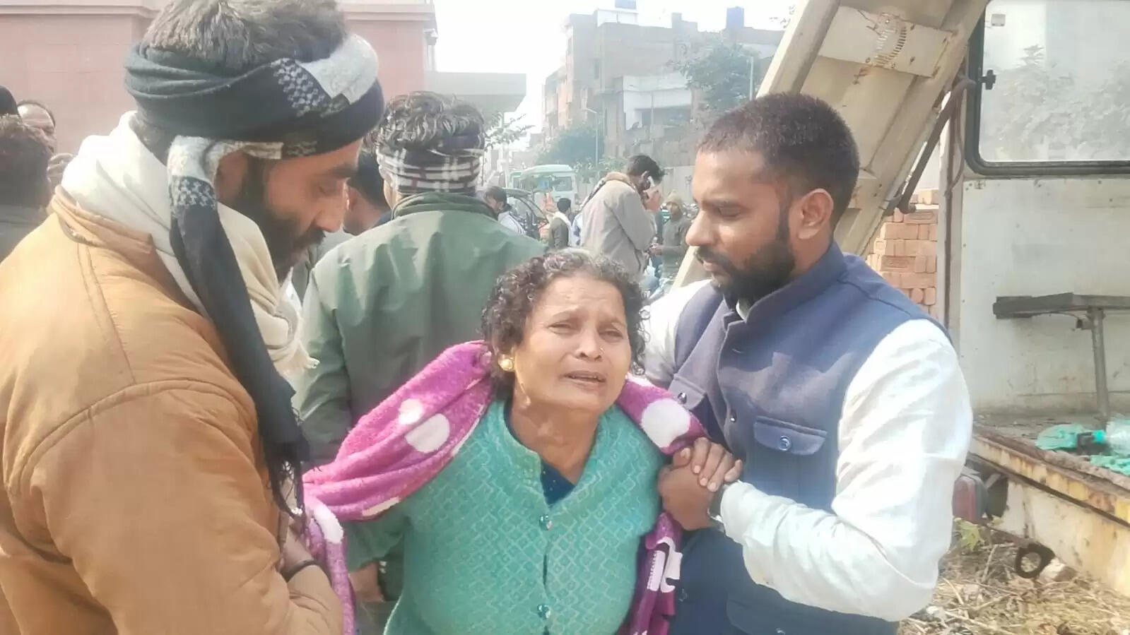 सुलतानपुर : महिला अस्पताल में प्रसूता की संदिग्ध मौत, डॉक्टरों पर लगा लापरवाही का आरोप