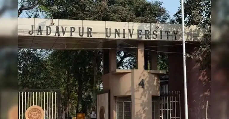 जादवपुर विश्वविद्यालय की जांच समिति के अध्यक्ष बनने से शुभशंकर सरकार का इनकार