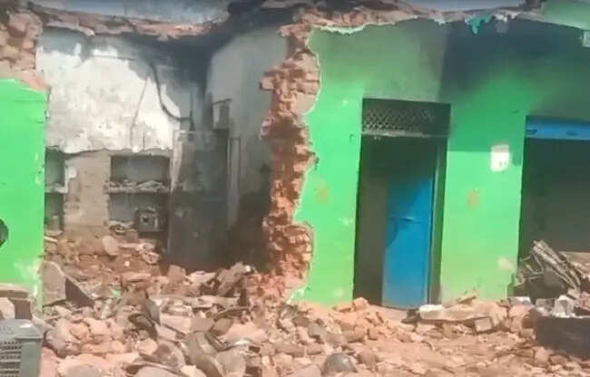 मप्र के शिवपुरी में सिलेंडर ब्लास्ट से ढहा मकान, 4 वर्षीय मासूम की मौत, परिवार के 4 अन्य लोग झुलसे