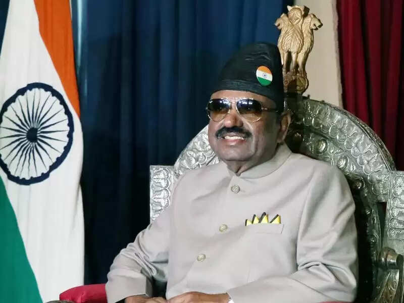 बंगाल के राज्यपाल केरल में ‘मलयाला रत्न’ साहित्यिक सम्मान से सम्मानित