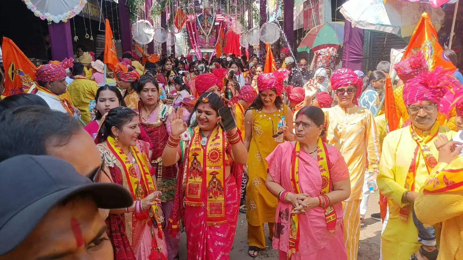 अनूपपुर: महाराजा अग्रसेन जन्मोत्सव पर निकली भव्य शोभायात्रा, बच्चों एवं महिलाओं ने प्रस्तुत किये सांस्कृतिक कार्यक्रम