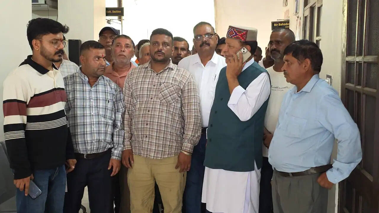 धान रोपाई के समय बिजली कटौती से किसान परेशान, सरकार तुरंत व्यवस्था सुधारे : डॉ. राजीव बिंदल
