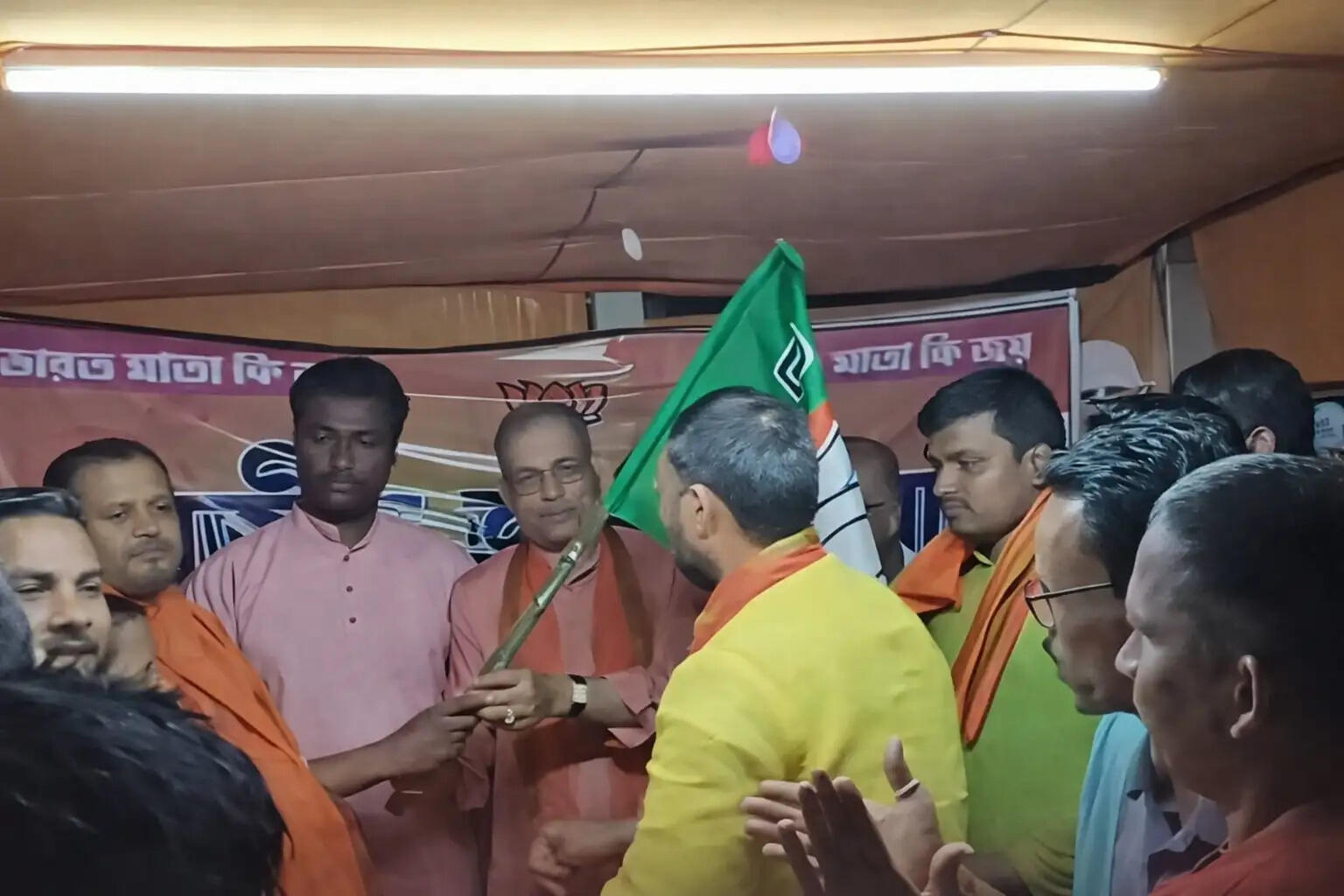 दांतन में तृणमूल को झटका, कर्माध्यक्ष भाजपा में शामिल