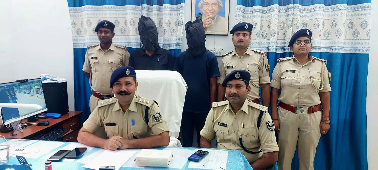 101 ग्राम स्मैक और दो बाइक के साथ दो तस्कर गिरफ्तार