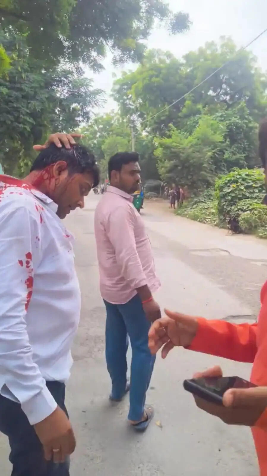 जौनपुर : ग्राम विकास अधिकारी पर रॉड-लाठी से हमला, सरकारी दस्तावेज और डोंगल छीने