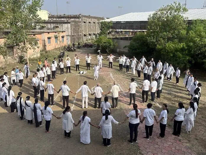 मंदसौरः योग दिवस पर जिला स्तरीय कार्यक्रम नूतन स्टेडियम में होगा, मुनिश्री प्रणम्यसागर का मिलेगा सानिध्य