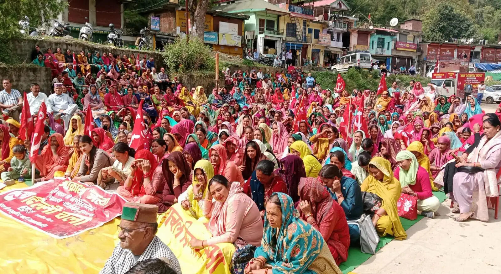 स्मार्ट मीटर और बिजली निजीकरण के खिलाफ माकपा का प्रदर्शन