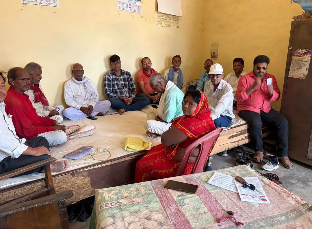 राष्ट्रीय साहित्योत्सव से लौटे मैथिली कवि रघुनाथ मुखिया, साहित्य जगत में बढ़ाया मिथिला का मान