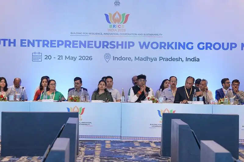 ब्रिक्स देशों की जनसांख्यिकीय ताकत उन्हें कामकाज के भविष्य को आकार देने का अवसर देती है : डॉ. मनसुख मांडविया