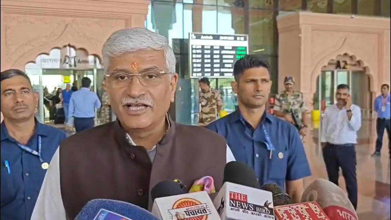 शेखावत का राहुल गांधी पर हमला, बोले- सरनेम धारण करने से जिम्मेदारी और परिपक्वता नहीं आती