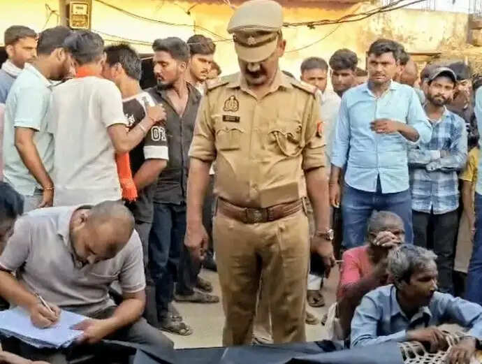 चाचा ने नवजात भतीजी की हत्या कर शव लकड़ियों में छुपाया, गिरफ्तार
