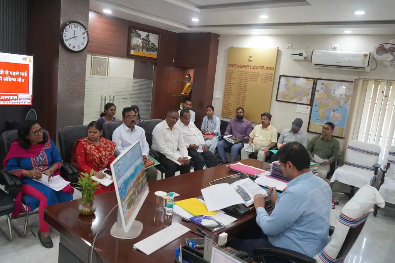 मिशन शक्ति योजनाओं की बैठक में डीएम ने की समीक्षा, महिला सशक्तिकरण को लेकर दिए निर्देश