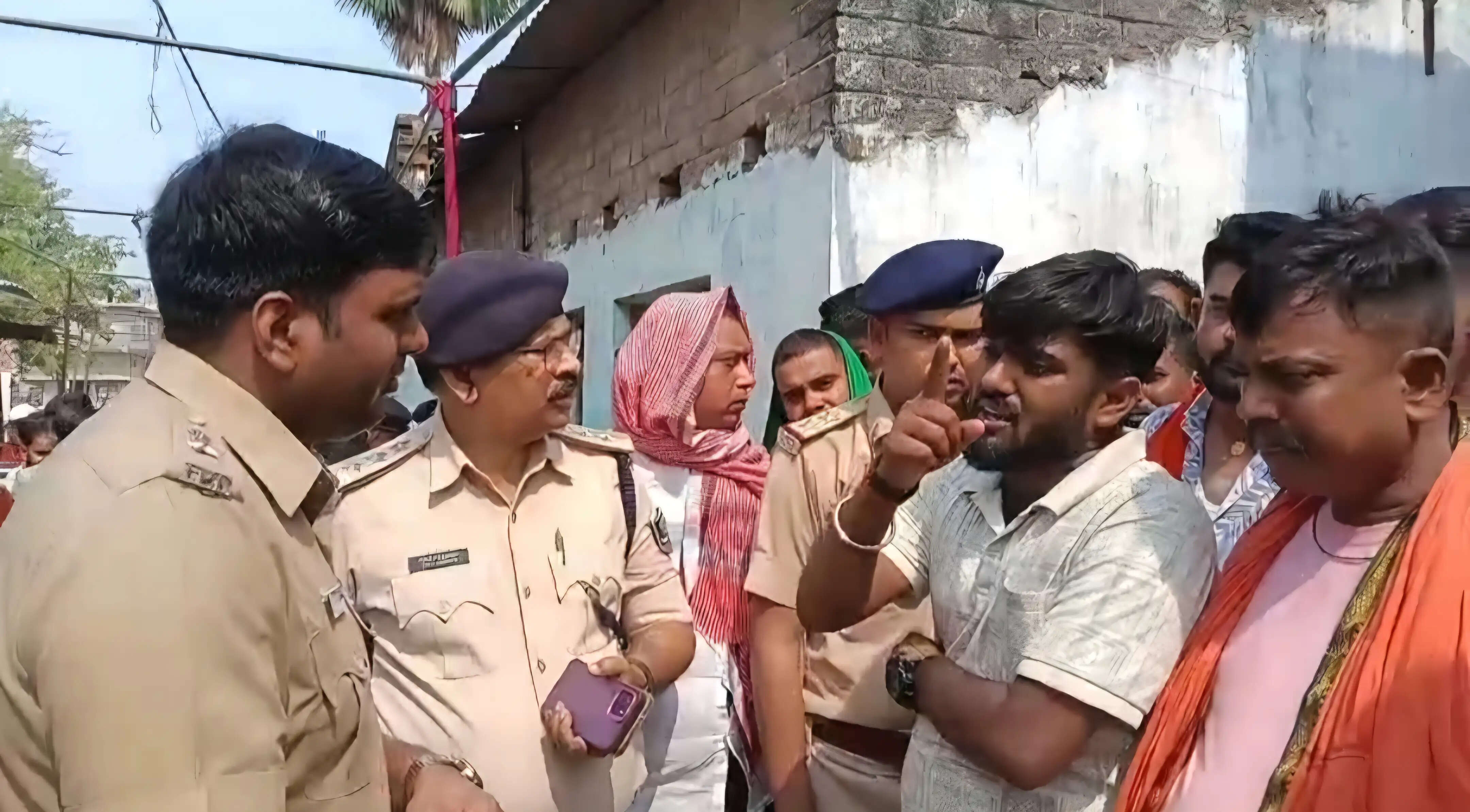 मांझी में वार्ड पार्षद की चाकू मारकर हत्या