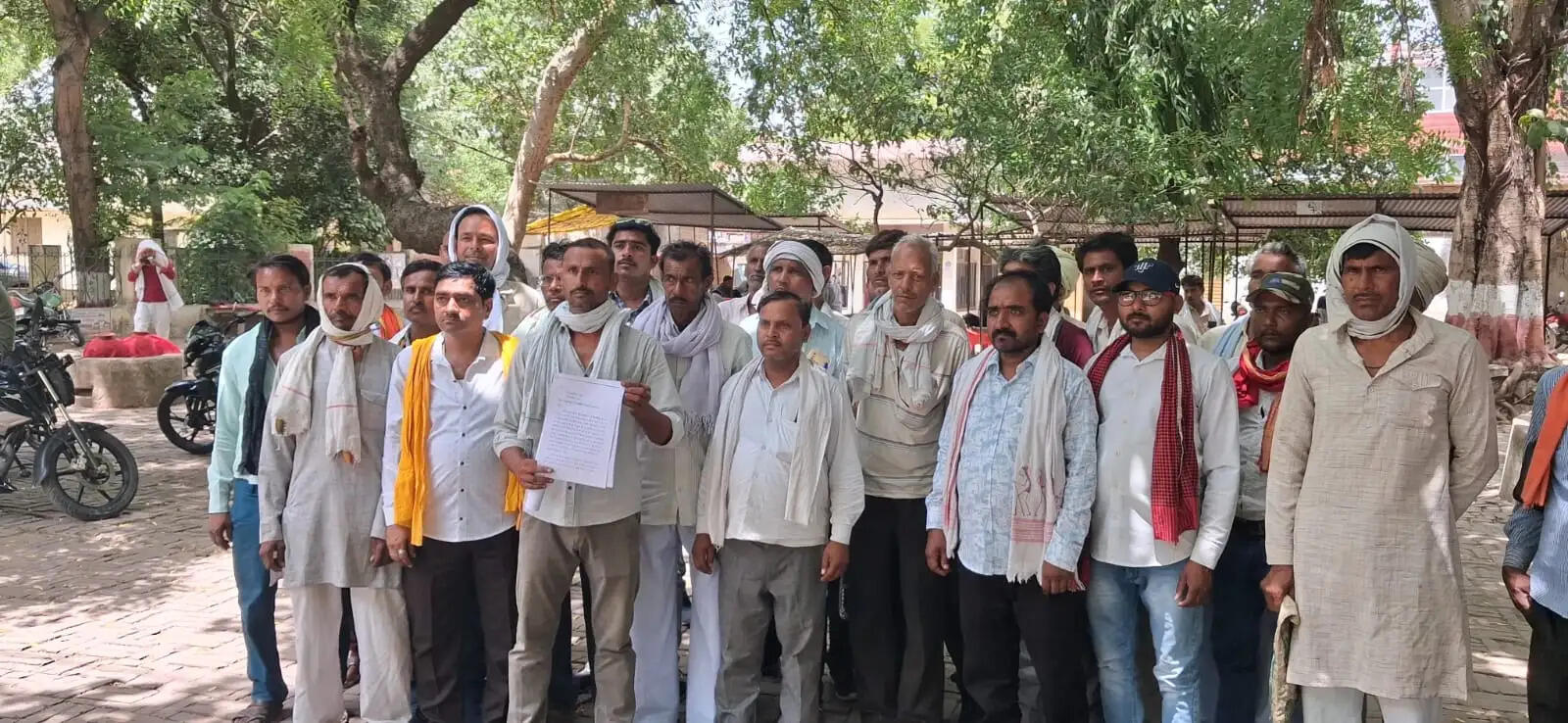 तीन दशकाें से सेवा दे रहे जल संस्थान कर्मियों का फूटा गुस्सा