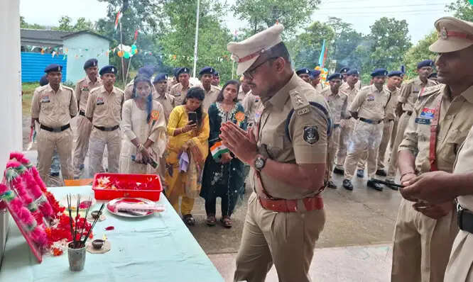 अंग्रेजों की गुलामी के बाद नक्सली दहशत से भी मिली आजादी : एसडीओपी कामड़े