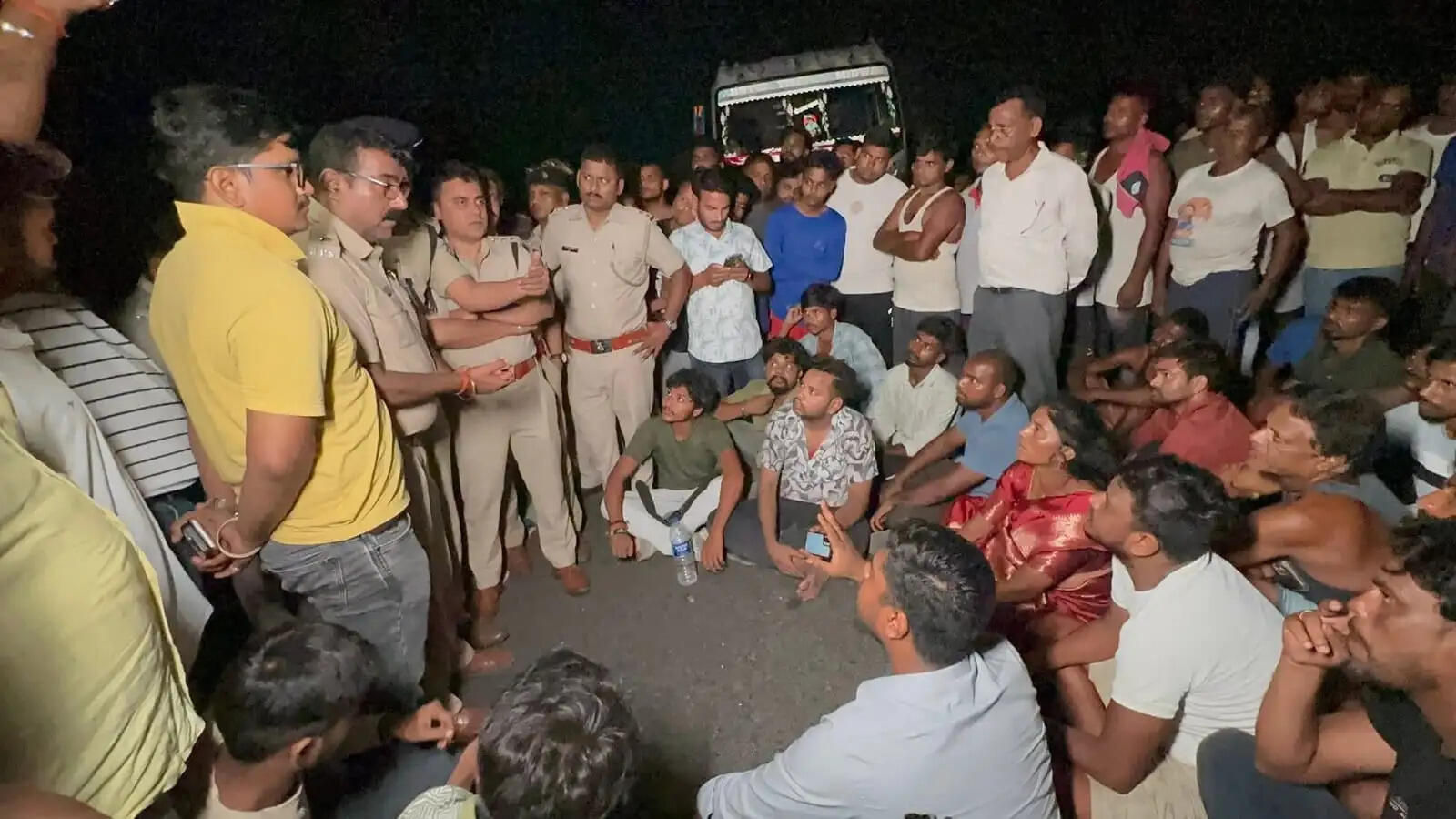 (अपडेट ) रामगढ़-बोकारो एनएच-23 पर हुए हादसे में बैंड पार्टी के आठ कलाकारों की मौत, मुख्यमंत्री ने जताय शोक