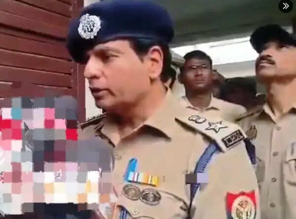 मुजफ्फरनगर में दंपति और दो मासूम बच्चों की लाश कमरे में मिली