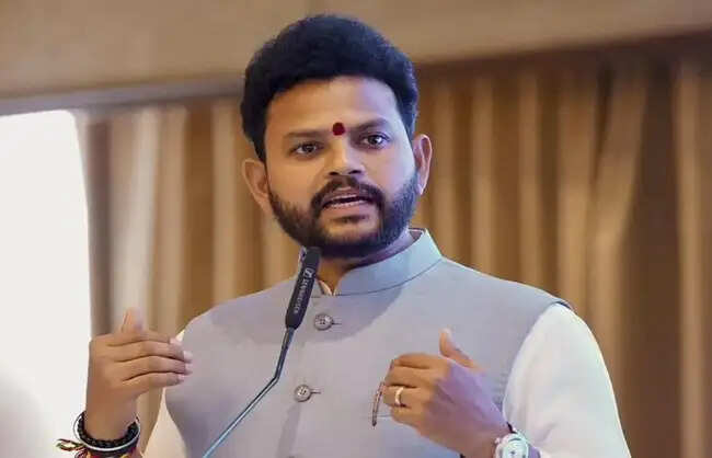 सरकार सभी पायलटों के लिए रैंडम ड्रग टेस्ट पर कर रही विचार : राममोहन नायडू