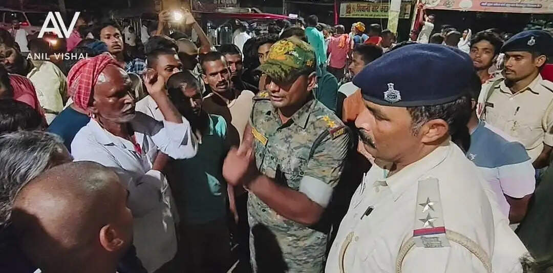 मेट्रो हॉस्पिटल में गलत ऑपरेशन से महिला की मौत, परिजनों का हंगामा