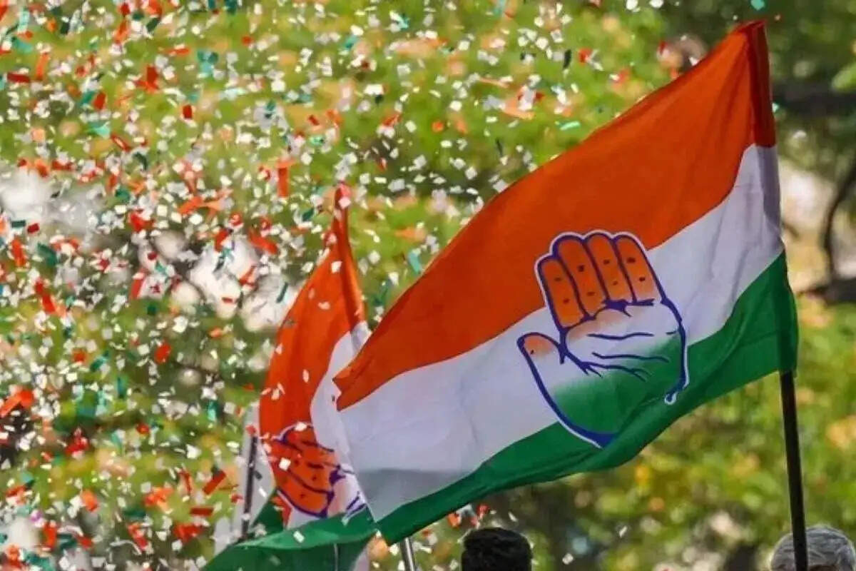 मतदान से पहले कांग्रेस का कड़ा एक्शन, 25 बागी 6 साल के लिए पार्टी से निष्कासित