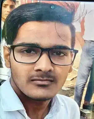 फरीदाबाद : ट्रक ने युवक को कुचला, हुई मौत
