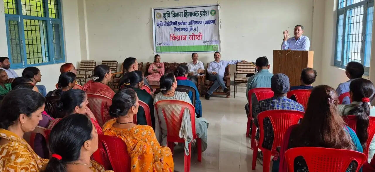 मंडी के बग्गी-तुंगल में किसान गोष्ठी का आयोजन, प्राकृतिक खेती के व्यवहारिक पहलुओं पर दी जानकारी