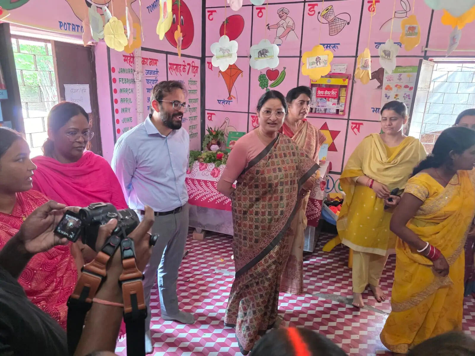 राष्ट्रीय पोषण माह के तहत आंगनबाड़ी केंद्रों में पोषण और स्वास्थ्य जागरूकता कार्यक्रम