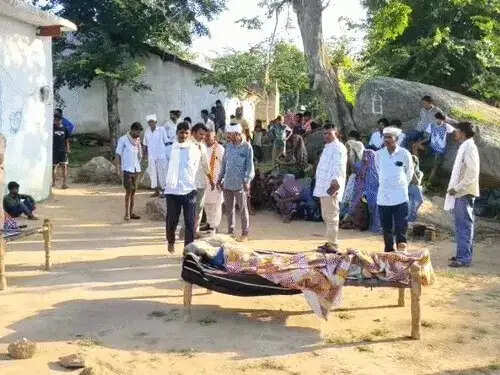 चाय बना रही मां से झगड़ा, बेटे ने लाठी से पीट-पीटकर कर दी हत्या
