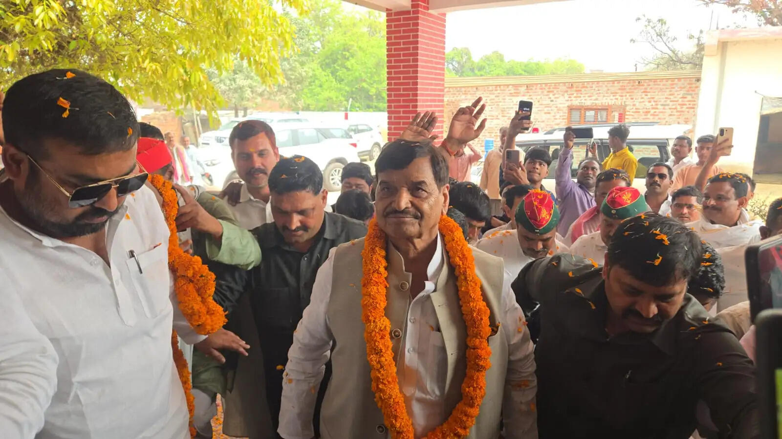 सुभासपा अगर इतनी बड़ी पार्टी है तो ओम प्रकाश राजभर प्रधानमंत्री बनने का दावा करें : शिवपाल यादव