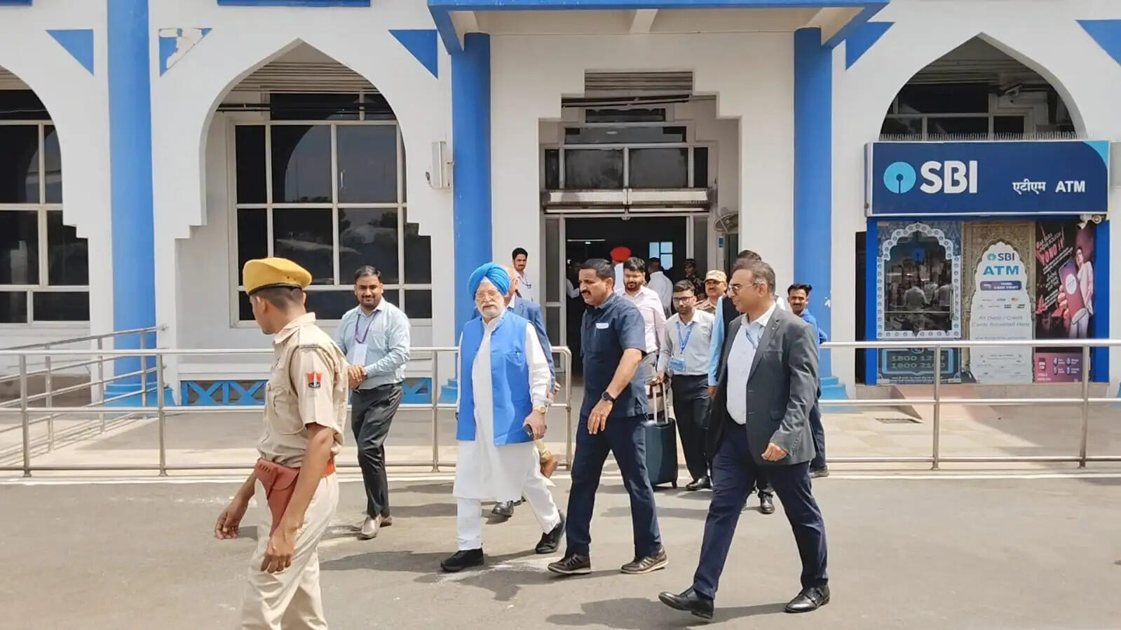 केन्द्रीय पेट्रोलियम व प्राकृतिक गैस मंत्री जोधपुर पहुंचे
