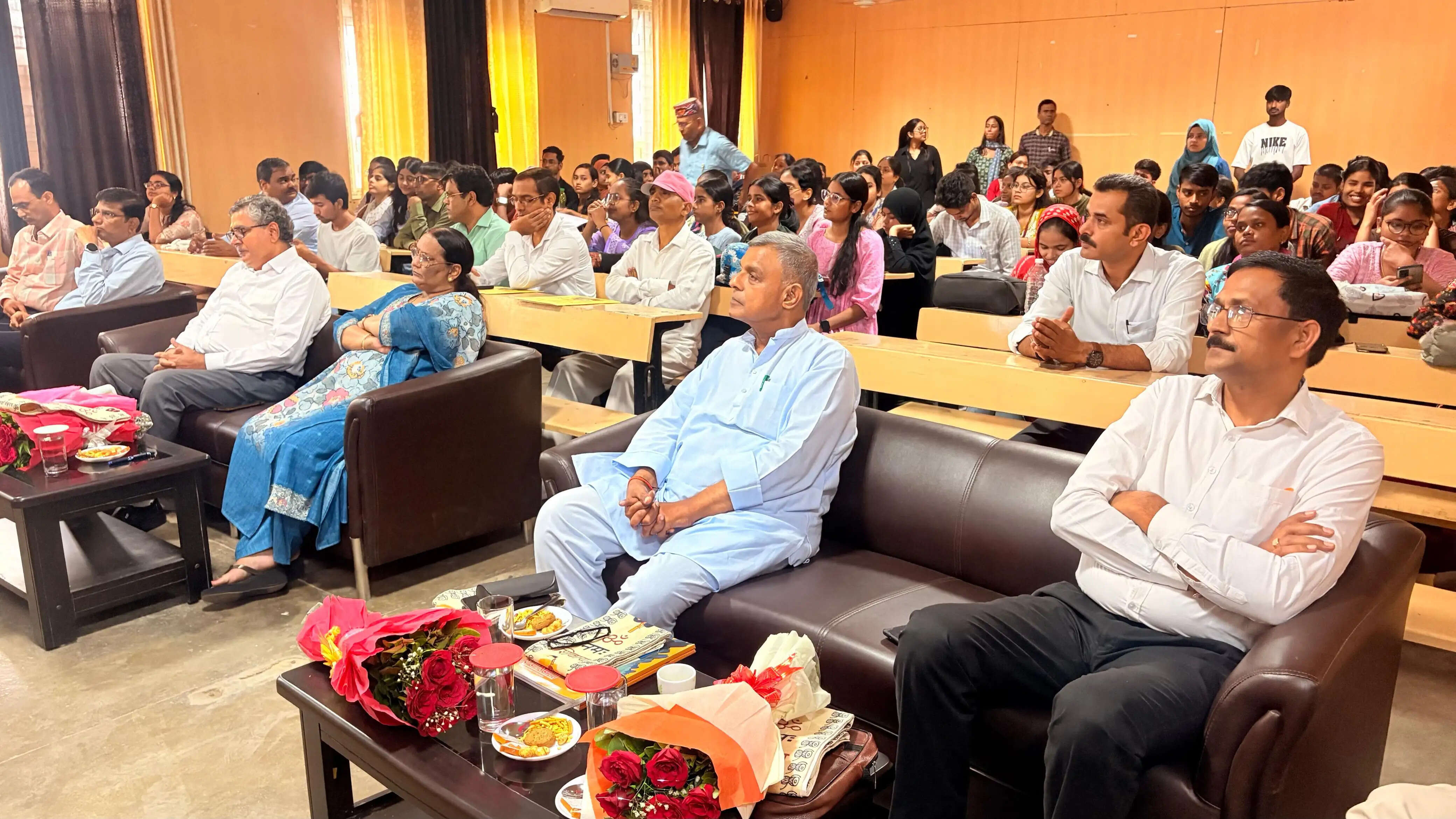 स्टार्टअप योजनाओं से जुड़कर युवा जल्द धरातल पर उतारें अपने विचार : प्रो. आनंद कुमार त्यागी