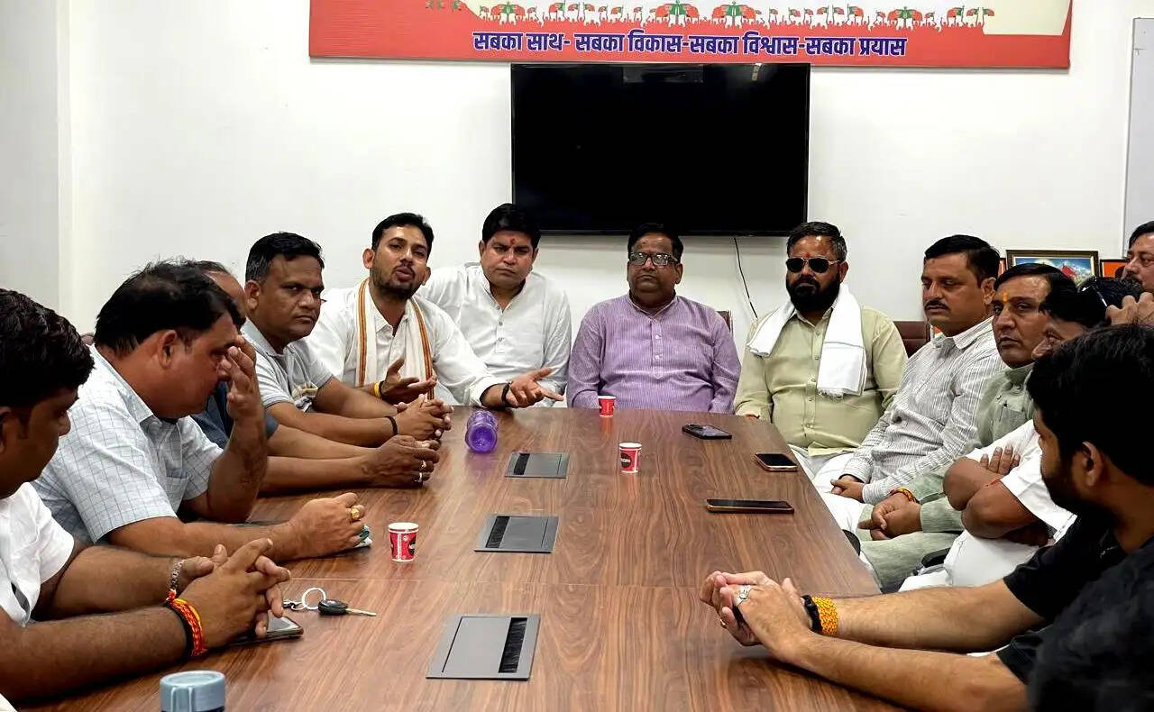 मन की बात पीएम और आमजन के बीच संवाद का माध्यम : पाराशर