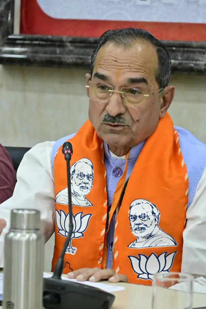 कांग्रेस सत्ता के लिए तड़प रही और अराजकता फैलाकर सत्ता पाना चाहती है: मदन राठौड़
