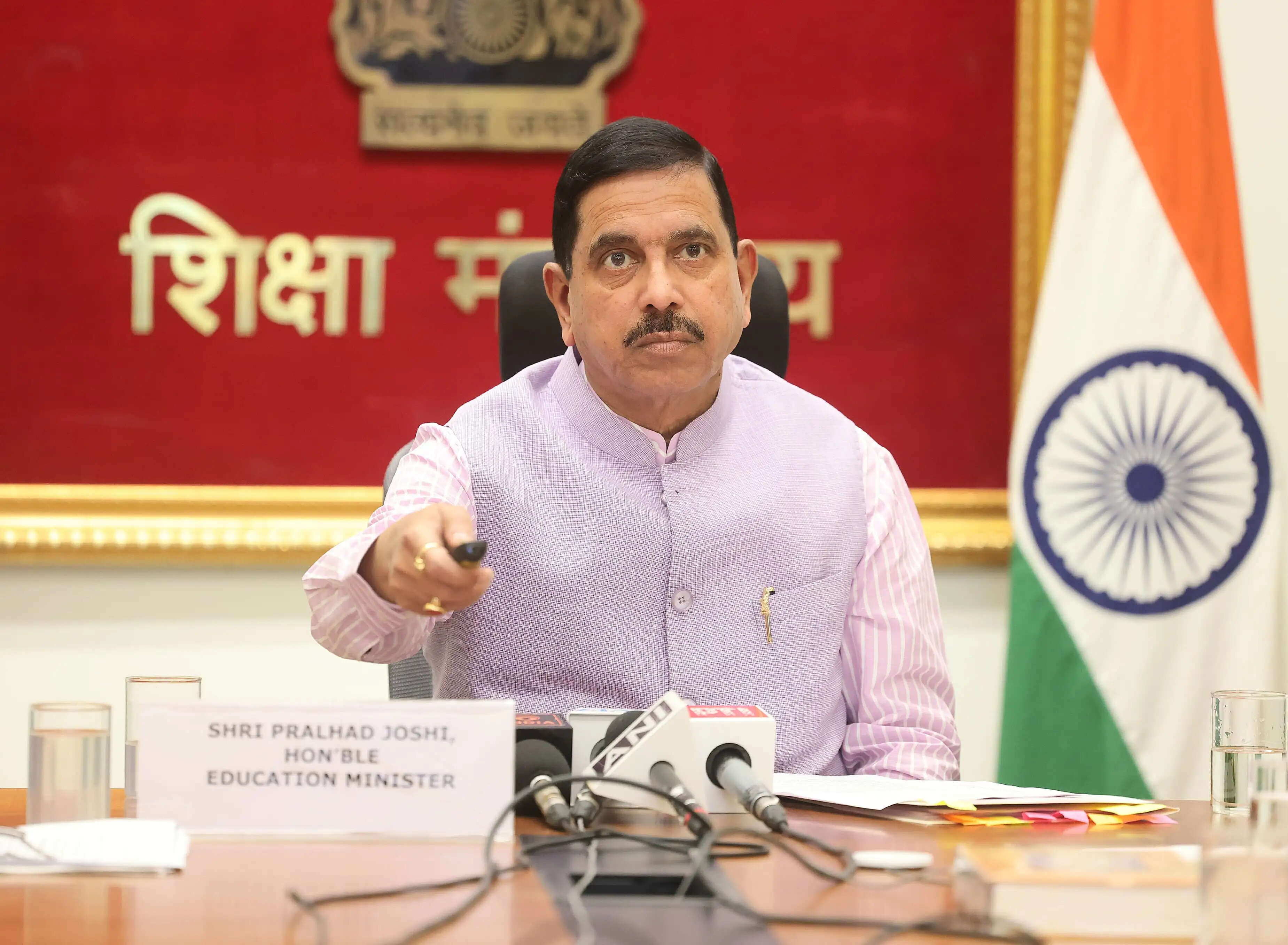 आरएसएस का राग छोड़ जिम्मेदारी से काम करें प्रियंक खरगे: प्रल्हाद जोशी