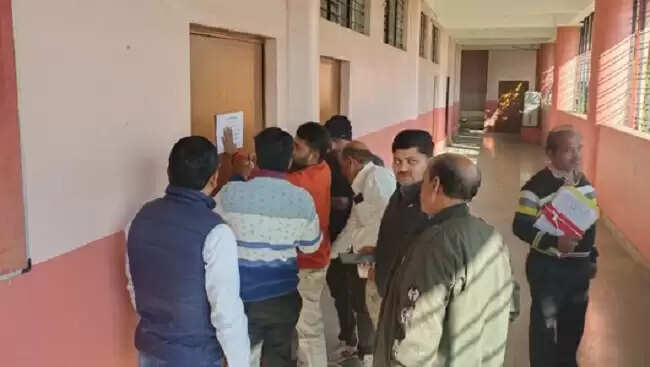 इंदौरः 1.76 करोड़ का संपत्ति कर जमा नहीं करने पर खालसा कॉलेज का दफ्तर सील