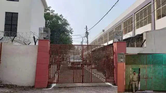 मथुरा के राजकीय बाल गृह (बालिका) में पानी की बाल्टी में सिर डुबाकर किशोरी की हत्या, सीसी टीवी कैमरे तोड़ने की कोशिश