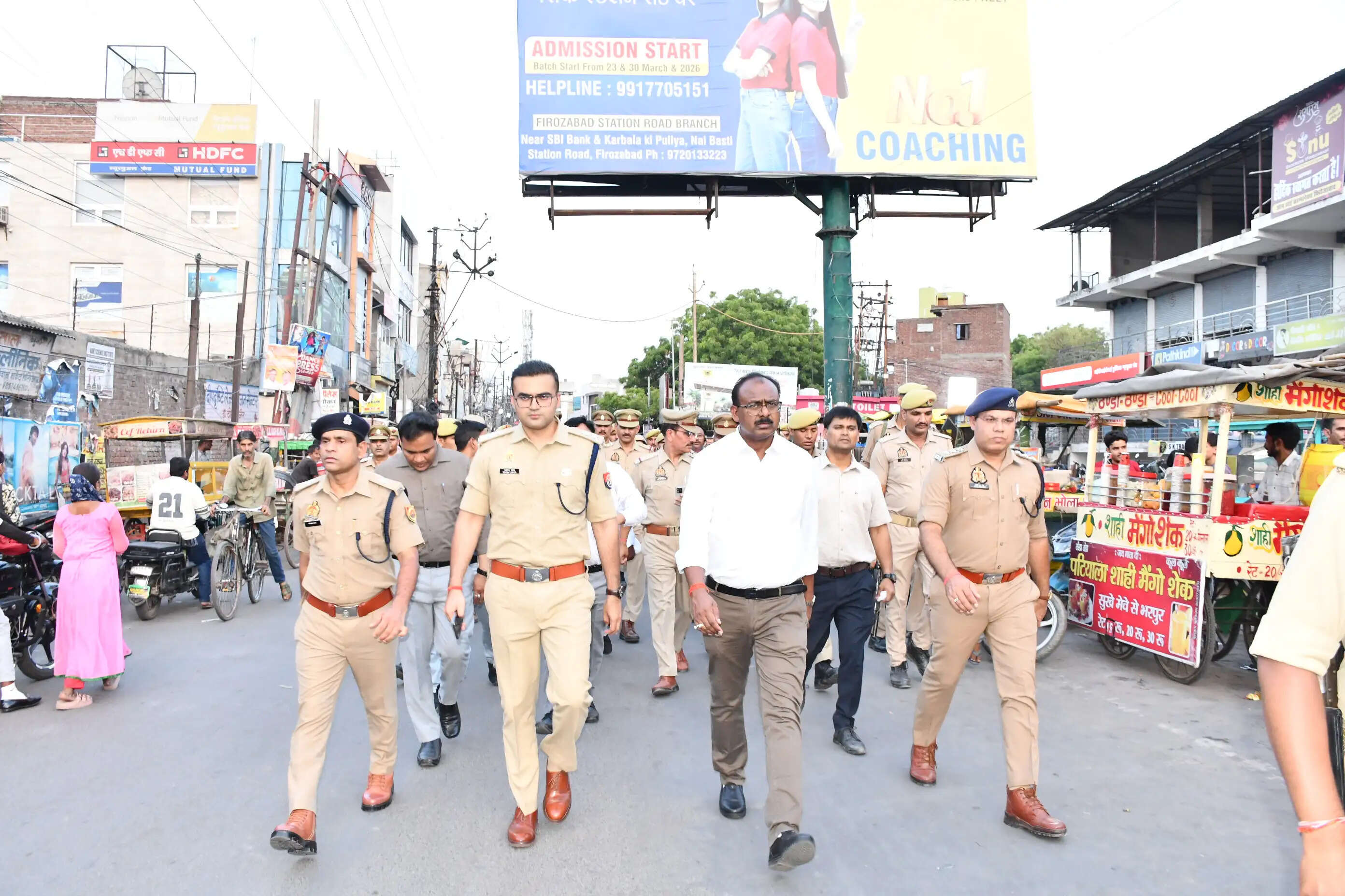 एएसपी अनुज चौधरी ने सड़क पर उतरकर नापी ताजियों की ऊंचाई, कहा मानकों से कोई समझौता नहीं