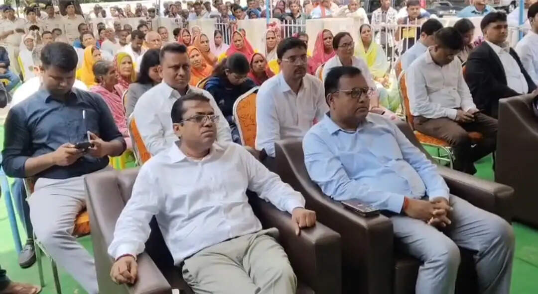 छपरा व्यवहार न्यायालय परिसर में राष्ट्रीय लोक अदालत का आयोजन